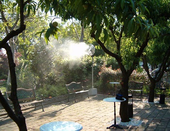 Охлаждане на зони за почивка в летни градини и паркове с водна мъгла