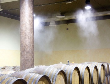 Контрол на влажността във винарни и мандри с водна мъгла