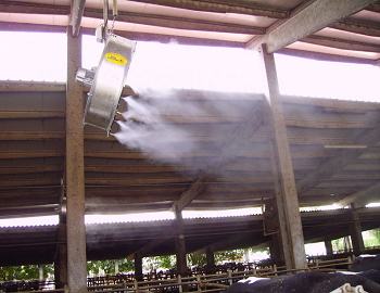 Вентилатори с водна мъгла за охлаждане в животновъдни ферми и стопанства