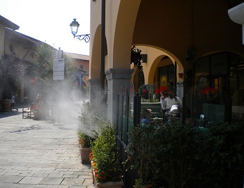 Охлаждане на търговски улици с водна мъгла
